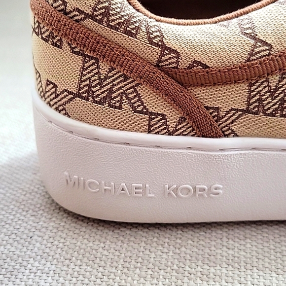 EUC Michael Kors Ladies Sneakers size 6.5 - Picture 4 of 7